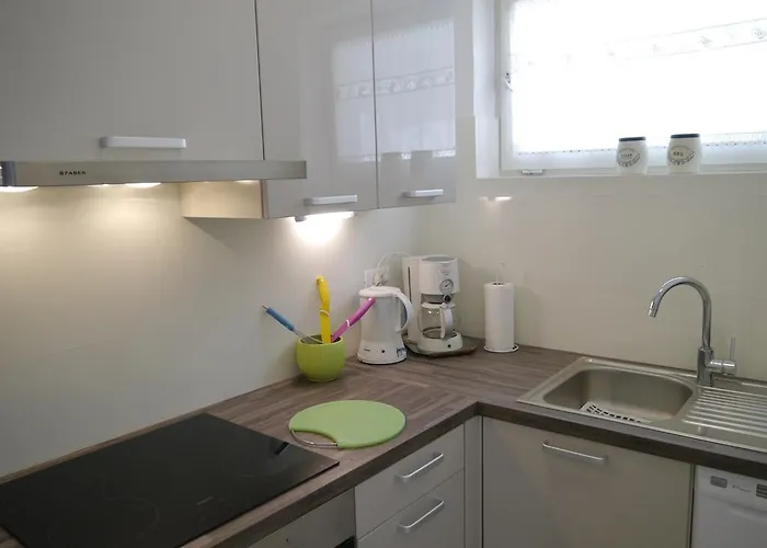 Romana Διαμέρισμα Οπατία